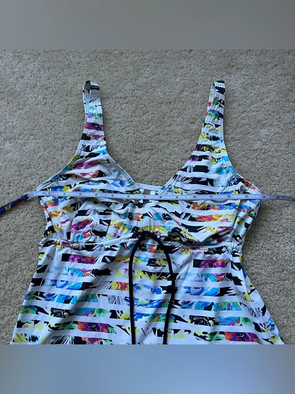 Venus Sunseeker White Multicolor Floral Stripe Underwired Tankini Top - 8 - VGUC